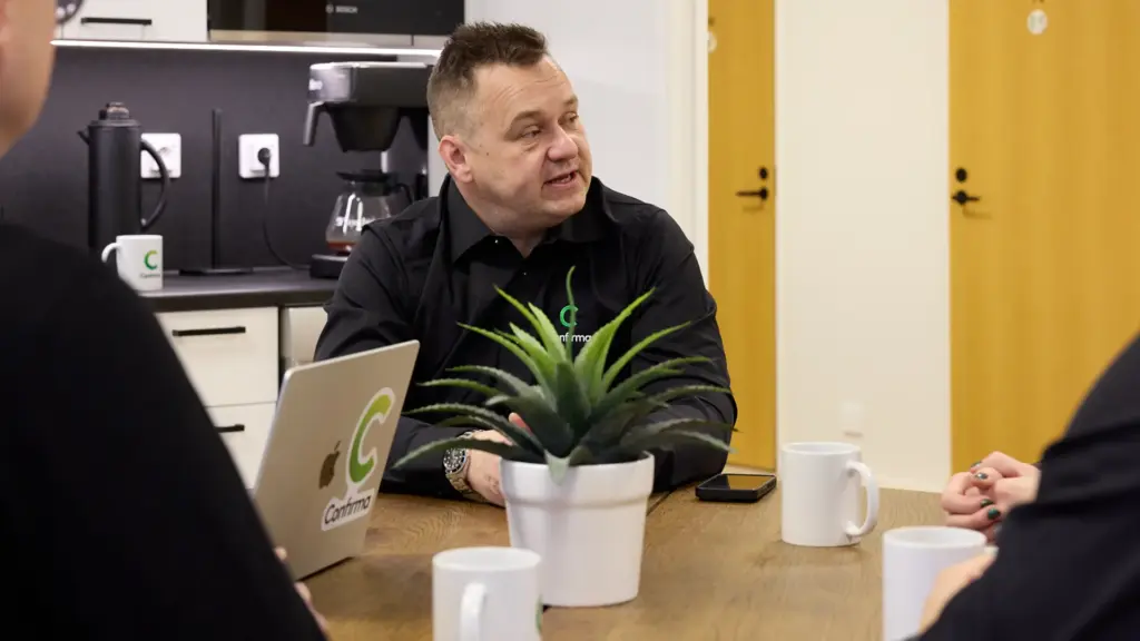 Confirman asiantuntijat tukevat liiketoimintaasi.
